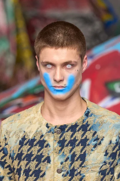 Look 24